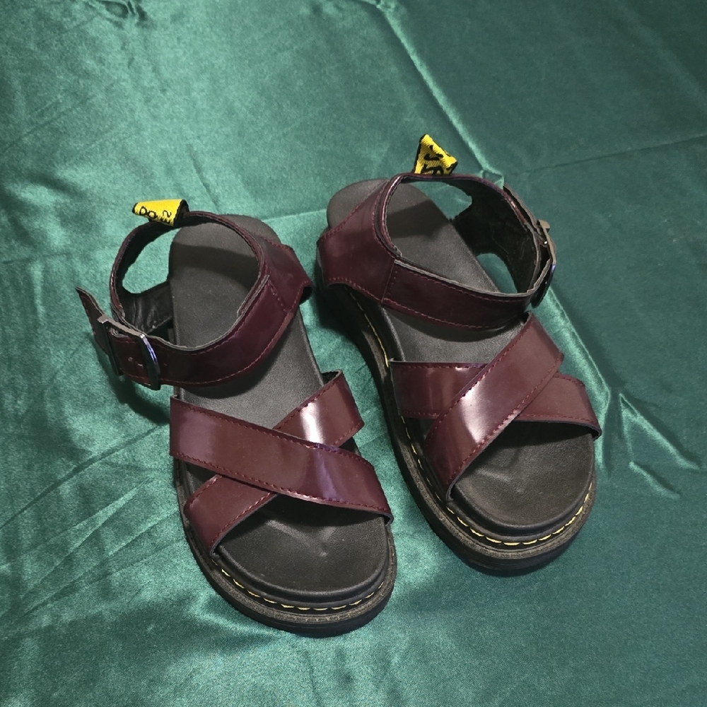 Elegant Burgundy Sandals with Adjustable Straps